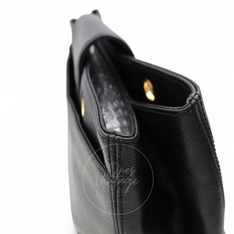 Chanel Supermodel Vintage Tote Bag caviar, open top and interior pocket detail