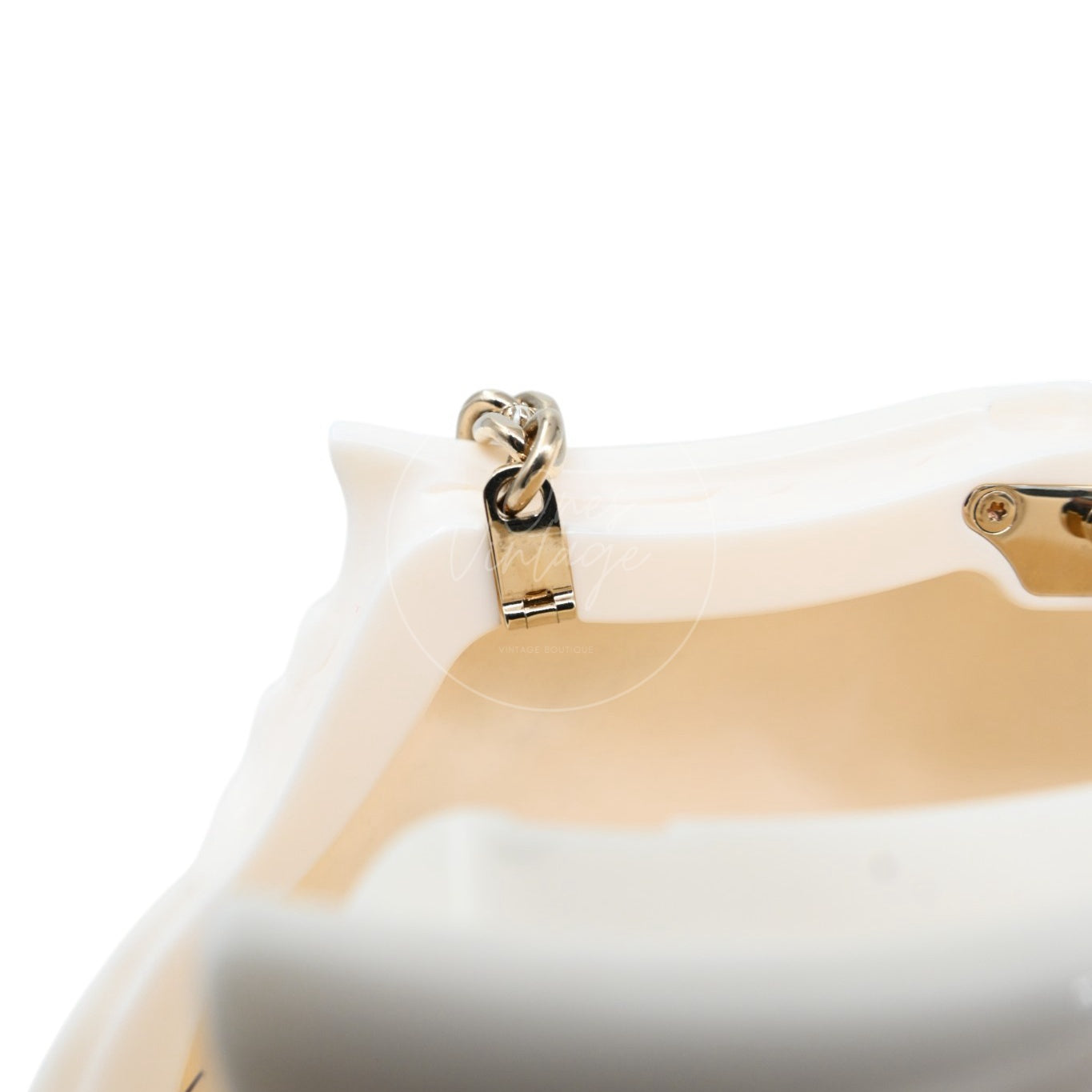 Chanel Plexiglass Evening On The Beach Shell GHW Cream White