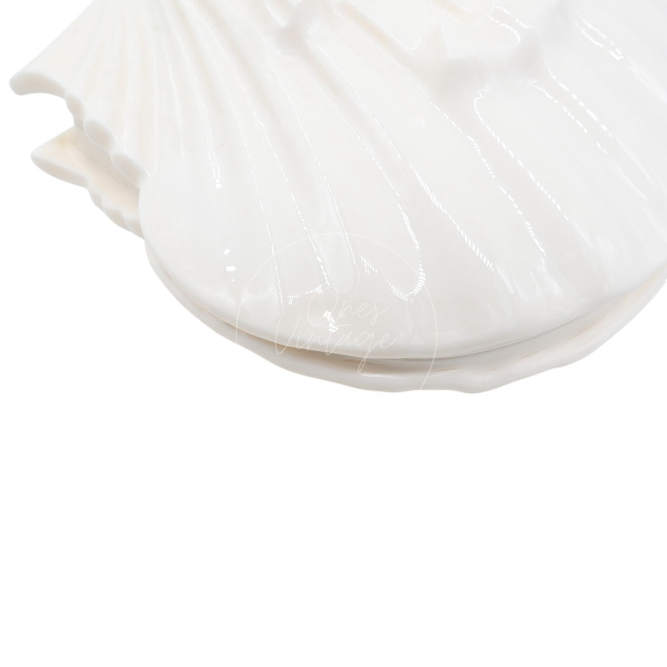 Chanel Plexiglass Evening On The Beach Shell GHW Cream White