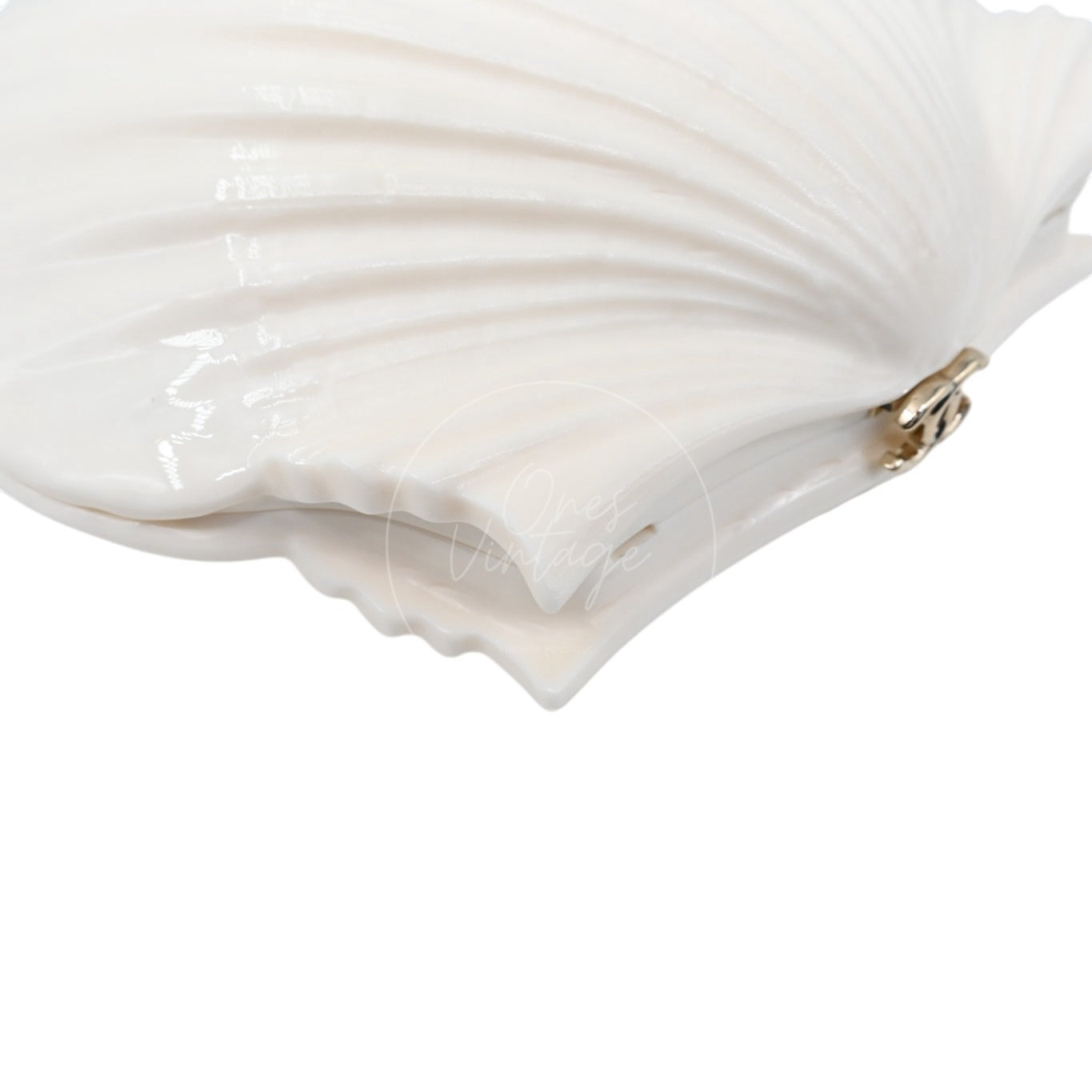 Chanel Plexiglass Evening On The Beach Shell GHW Cream White