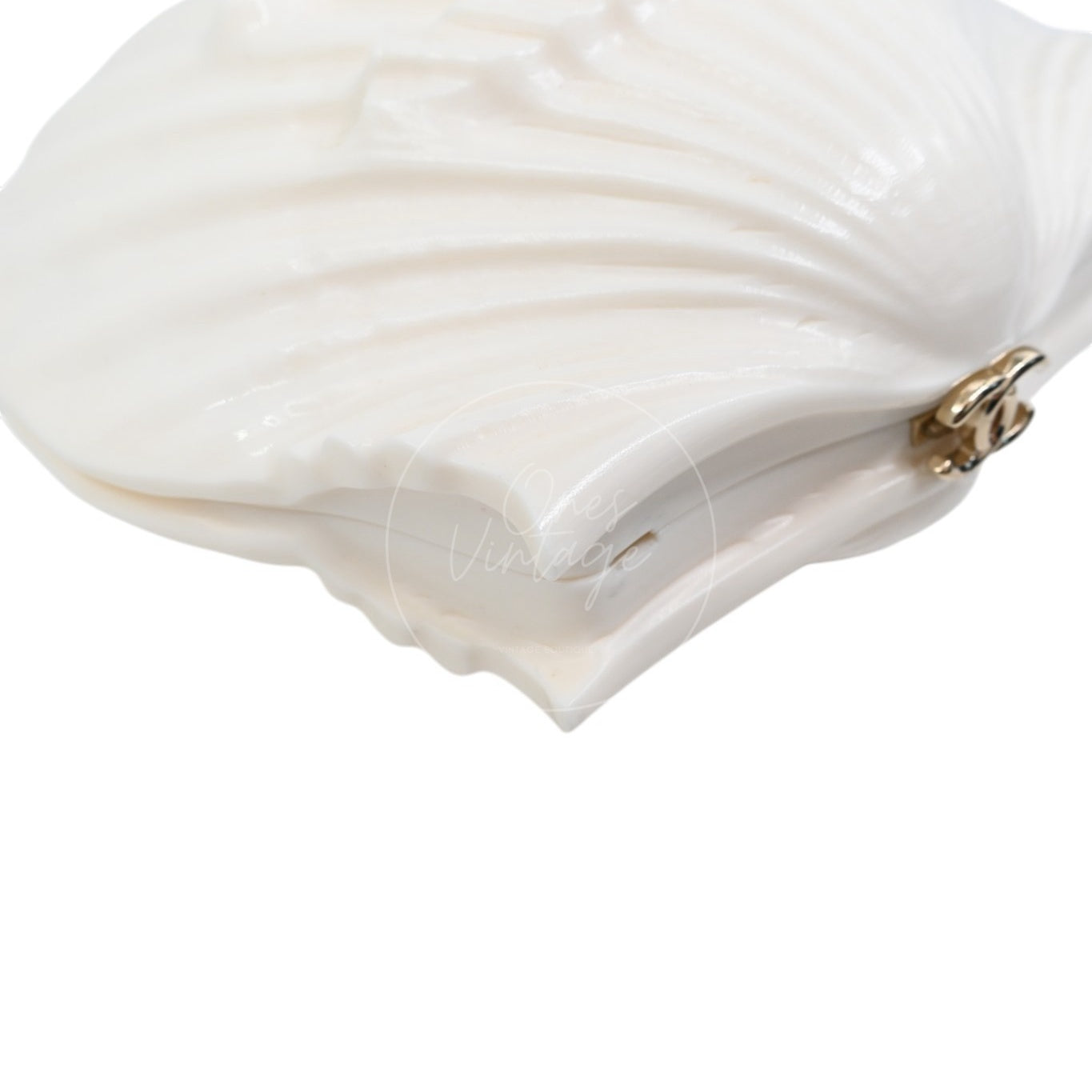 Chanel Plexiglass Evening On The Beach Shell GHW Cream White