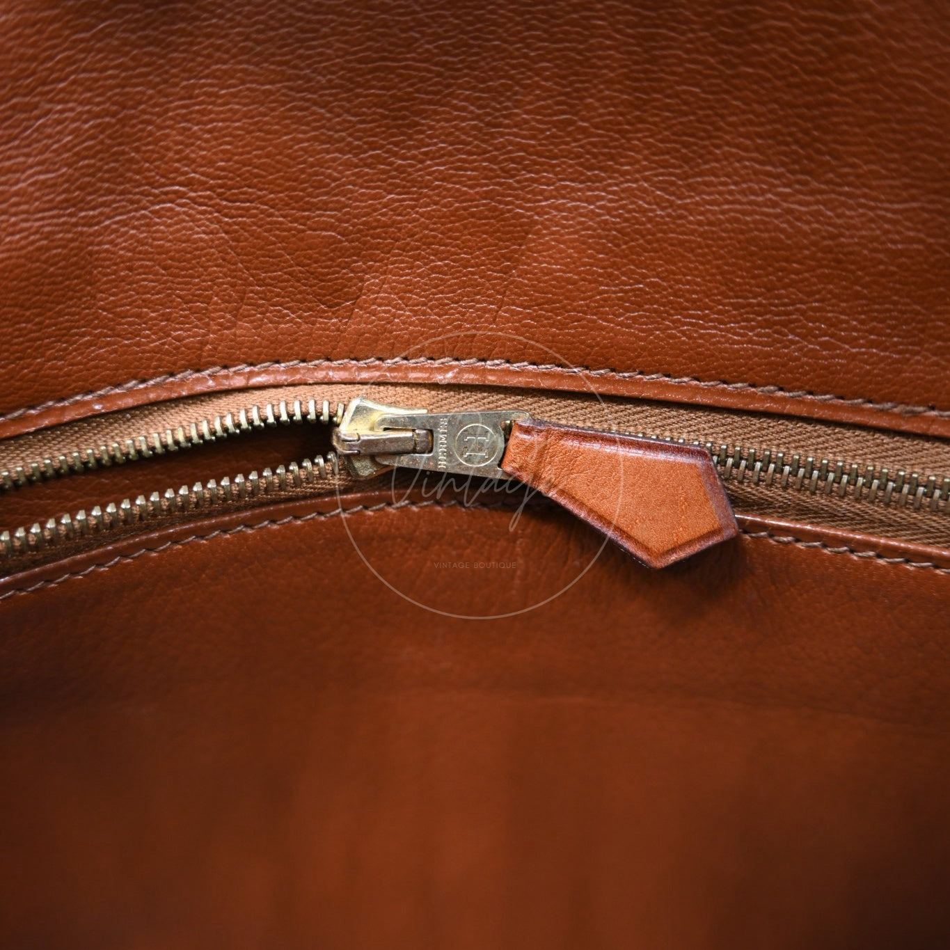 Hermès Haut à Courroies 32 in Fauve Barenia leather and beige toile with gold-tone hardware, Circle X stamp, interior zip pocket and leather pull