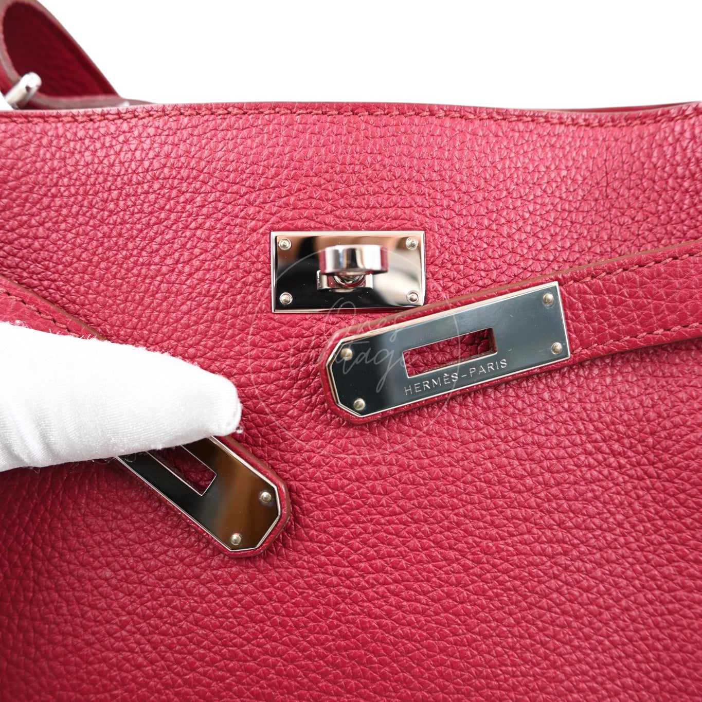 Hermes So Kelly 22 Red GHW Square O