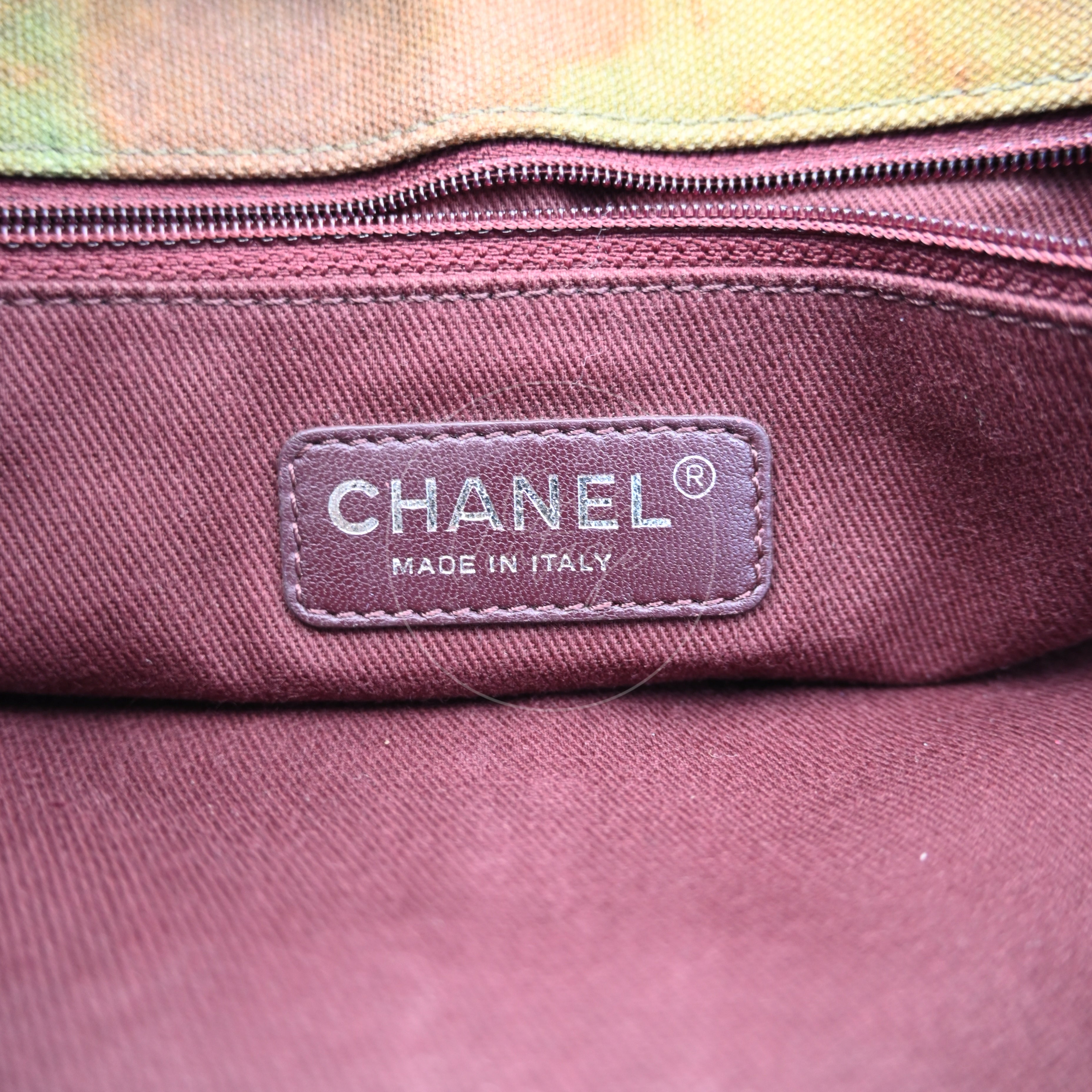 Chanel On the Pavements Graffiti Washed Toile Large Multicolor Messenger Bag PHW Multicolour Series 20