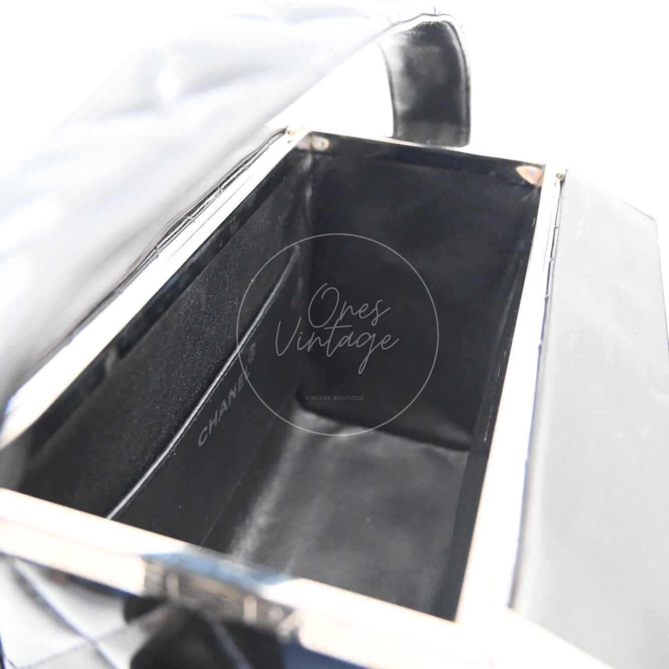 Chanel Vintage Black Patent Vanity Box Handbag SHW Black Series 4
