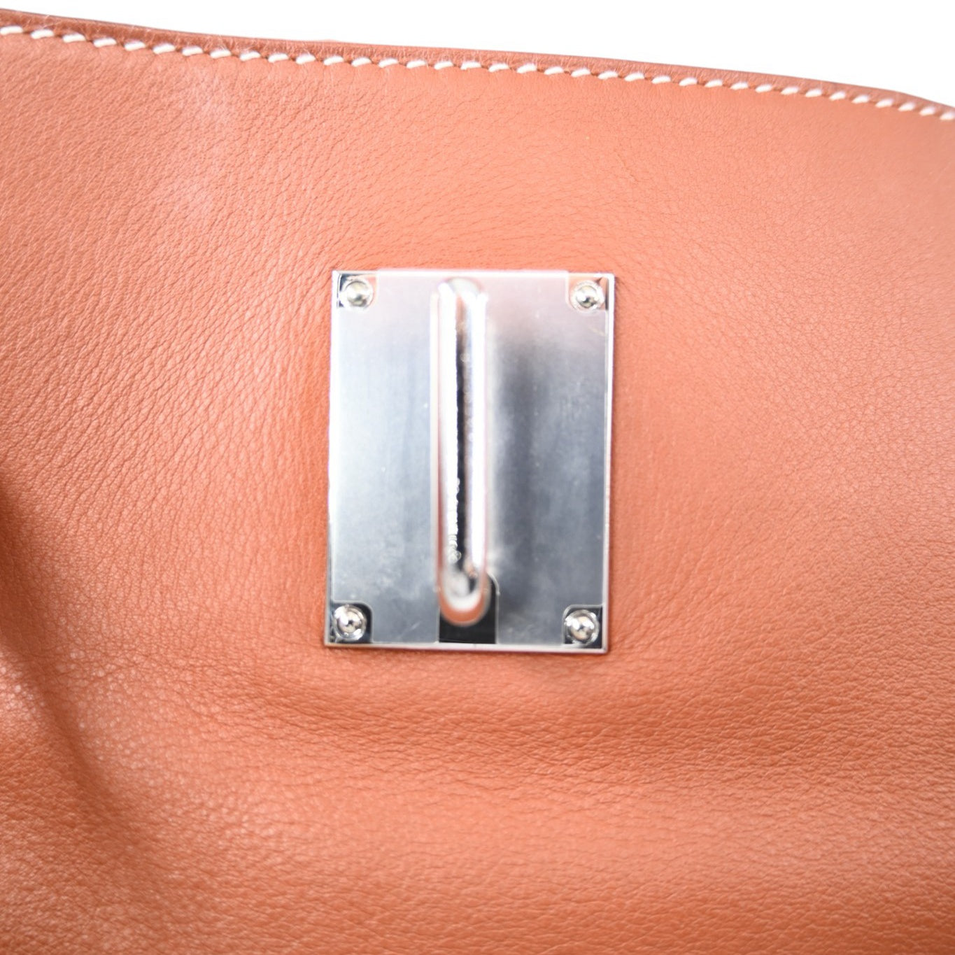 Hermès Kelly 50 Relax in Fauve Sikkim leather with palladium-plated hardware, Square N stamp, left interior closure-strap plate
