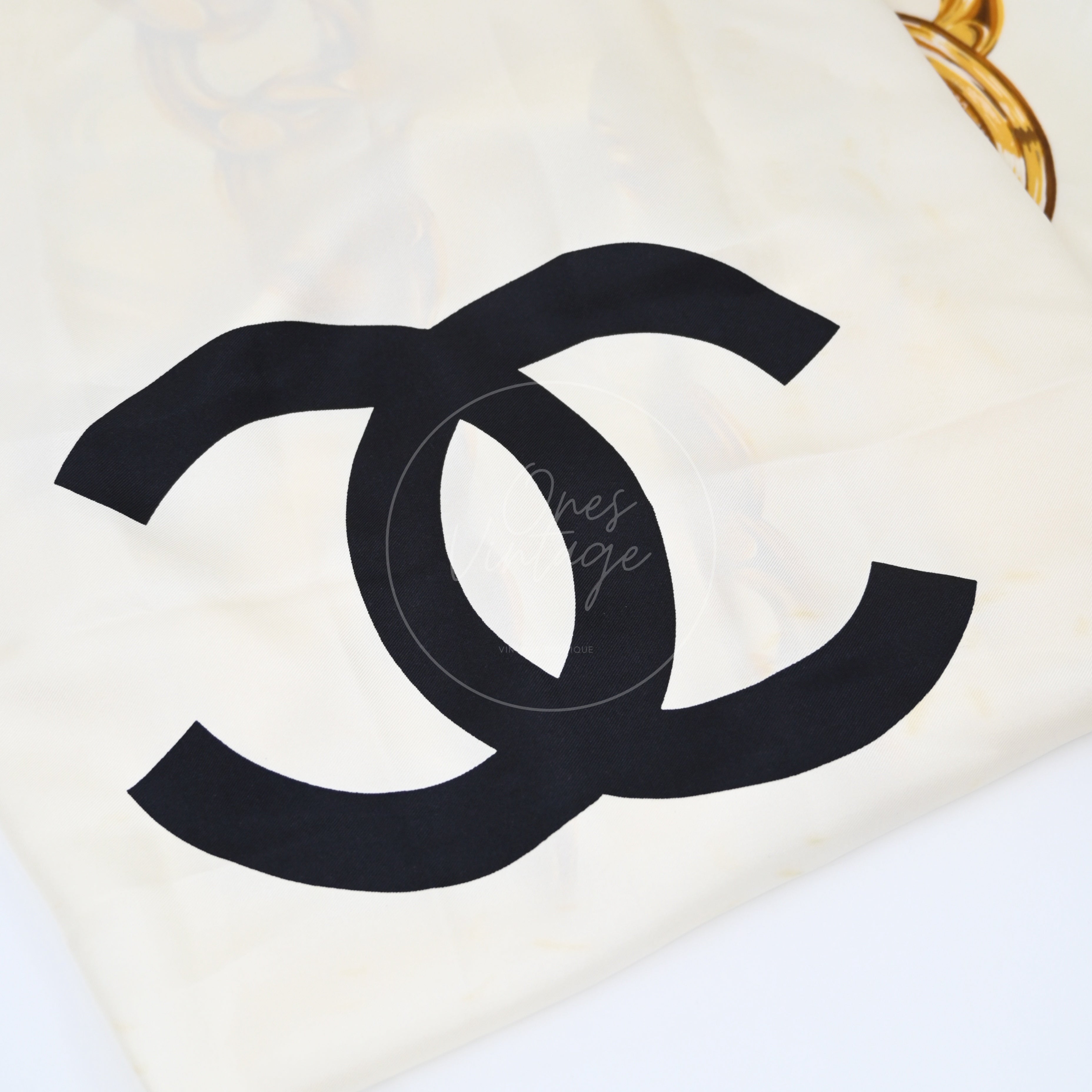 Chanel White 31rue Cambon Gold Chain With CC Mark Scarf