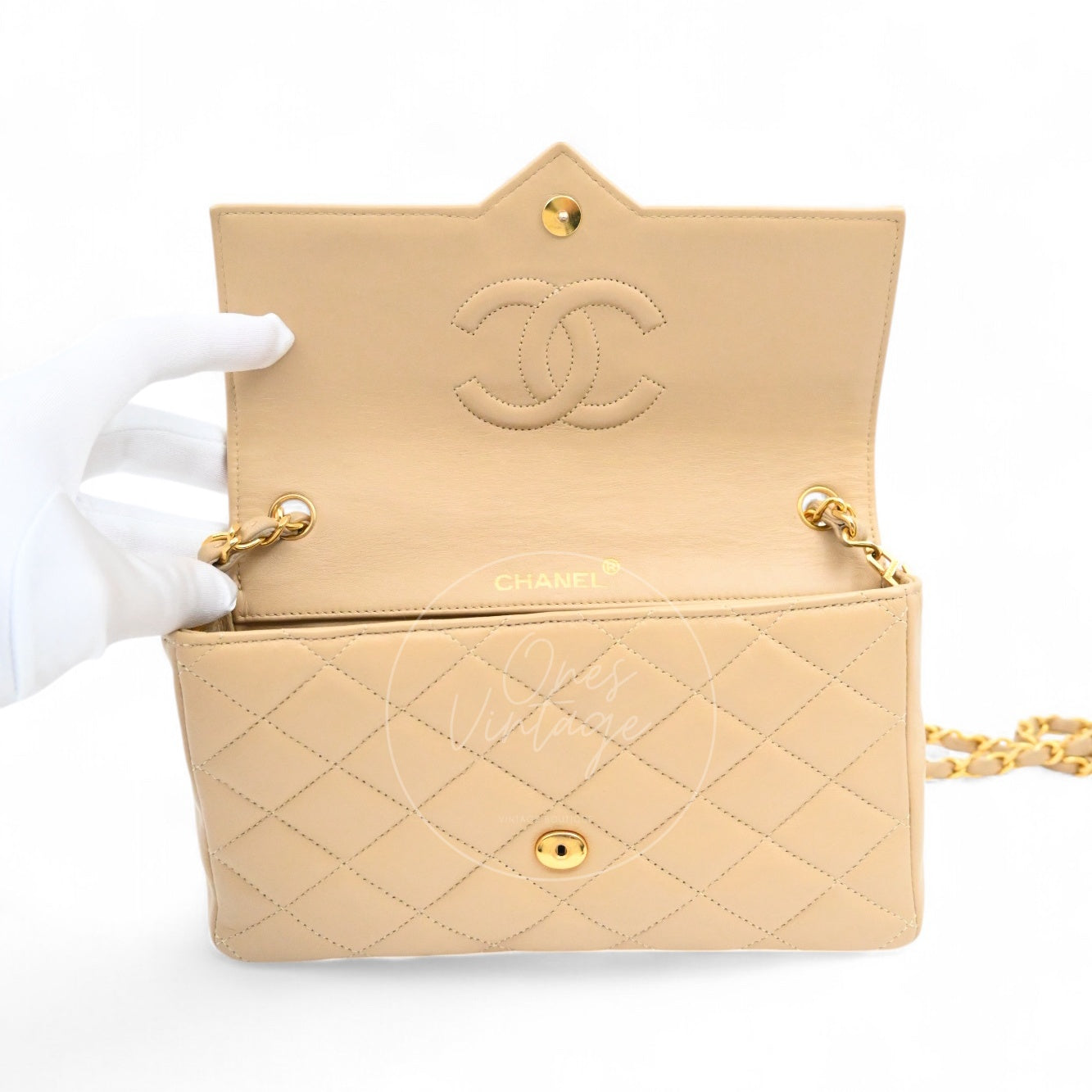 Chanel Vintage Single Flap bag with big CC GHW Beige Series 1