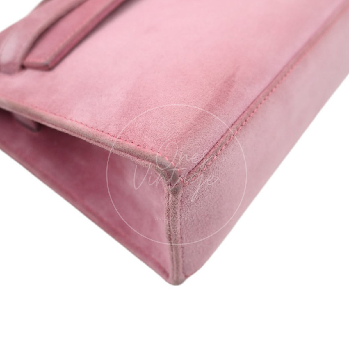Hermès Kelly Pochette Veau Doblis in pink suede, stitched corner seam and folded edge construction detail