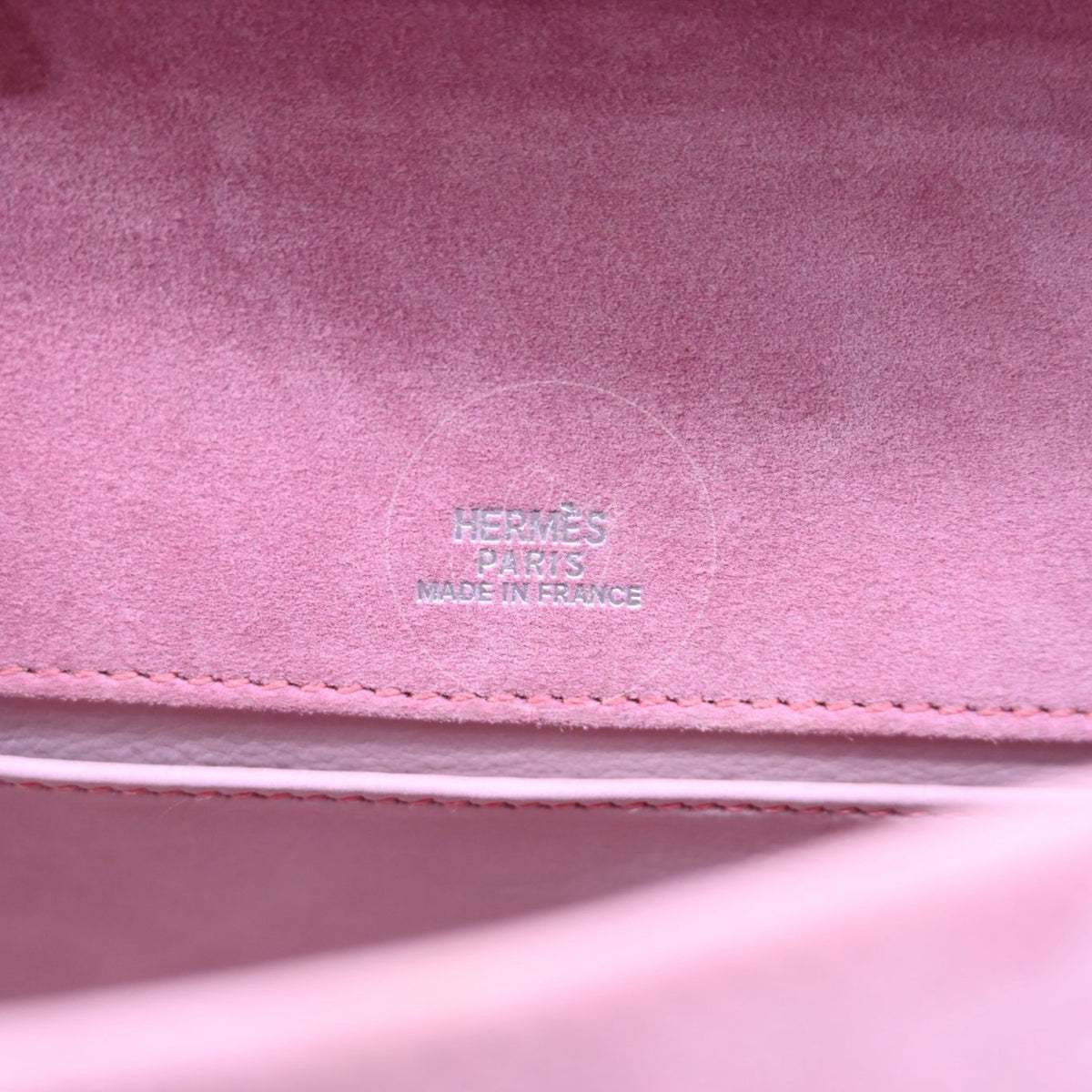 Hermès Kelly Pochette Veau Doblis in pink suede, stamp detail