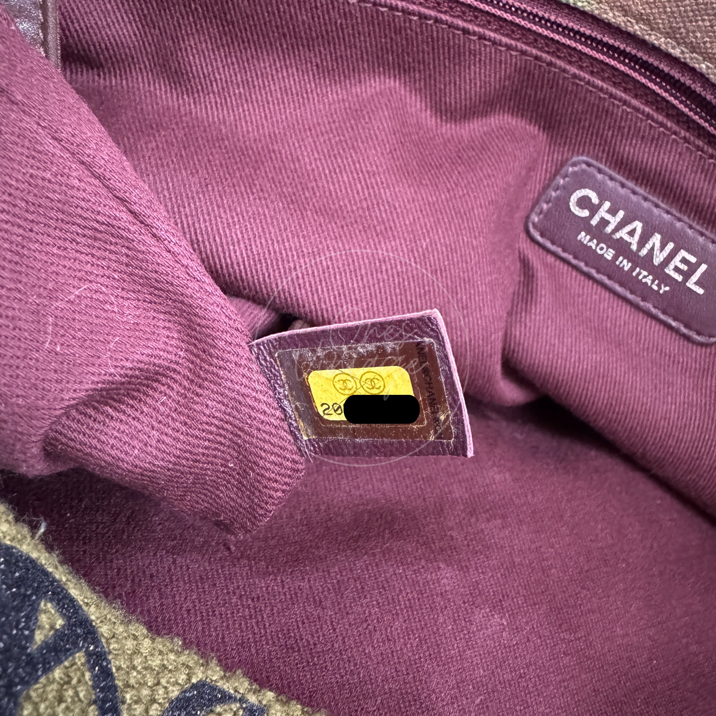 Chanel On the Pavements Graffiti Washed Toile Large Multicolor Messenger Bag PHW Multicolour Series 20