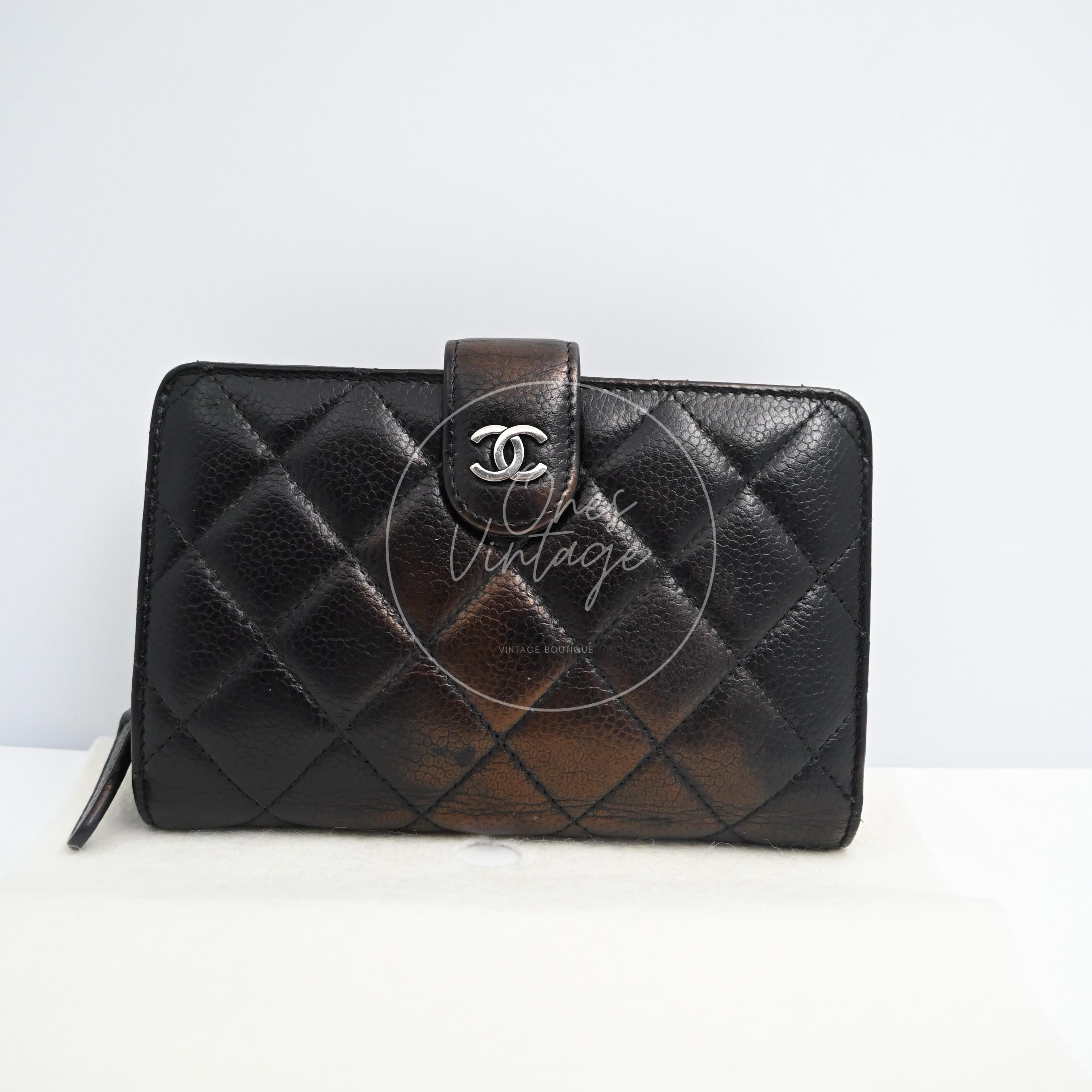 [Pre-owned] Chanel Bifold Medium Caviar Wallet With PHW