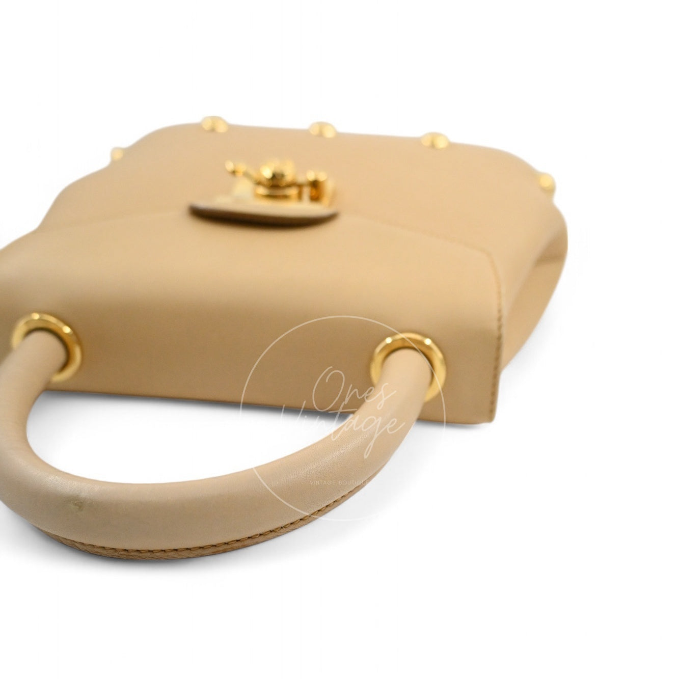 [Pre-owned] Salvatore Ferragamo Vintage Studded Top Handle Bag Beige
