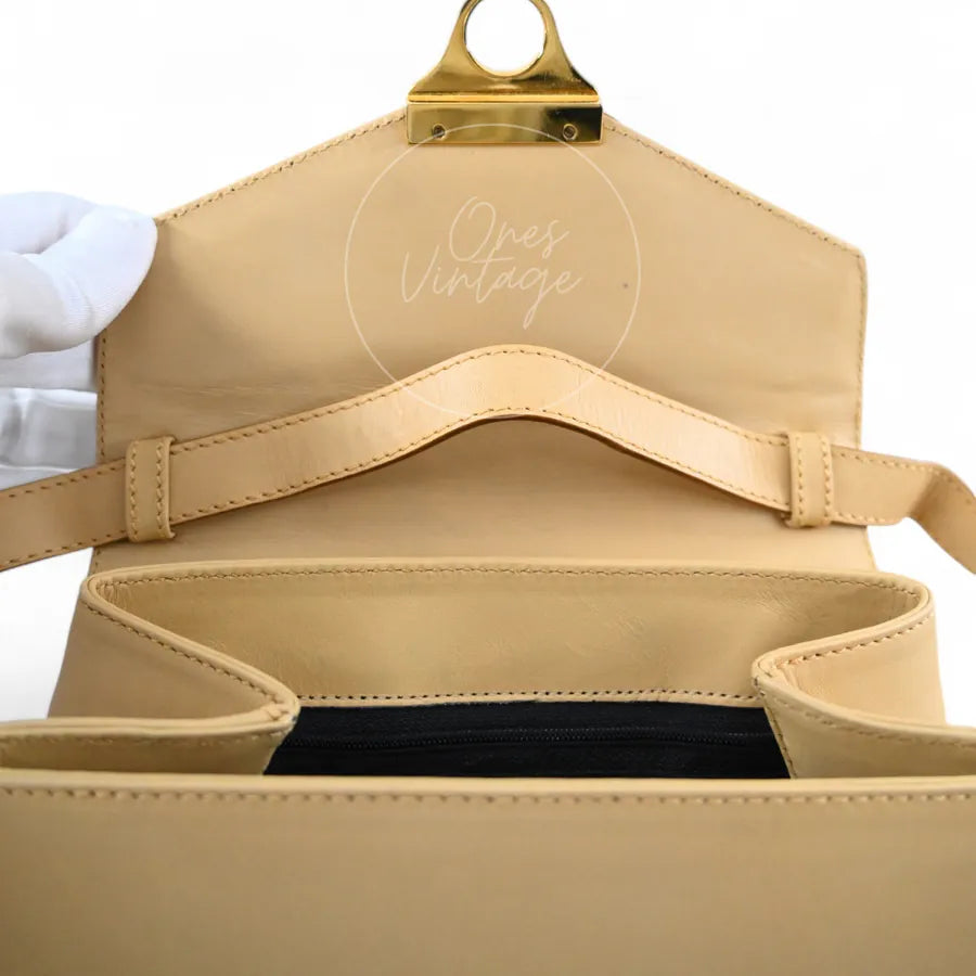 [Pre-owned] Salvatore Ferragamo Vintage Studded Top Handle Bag Beige