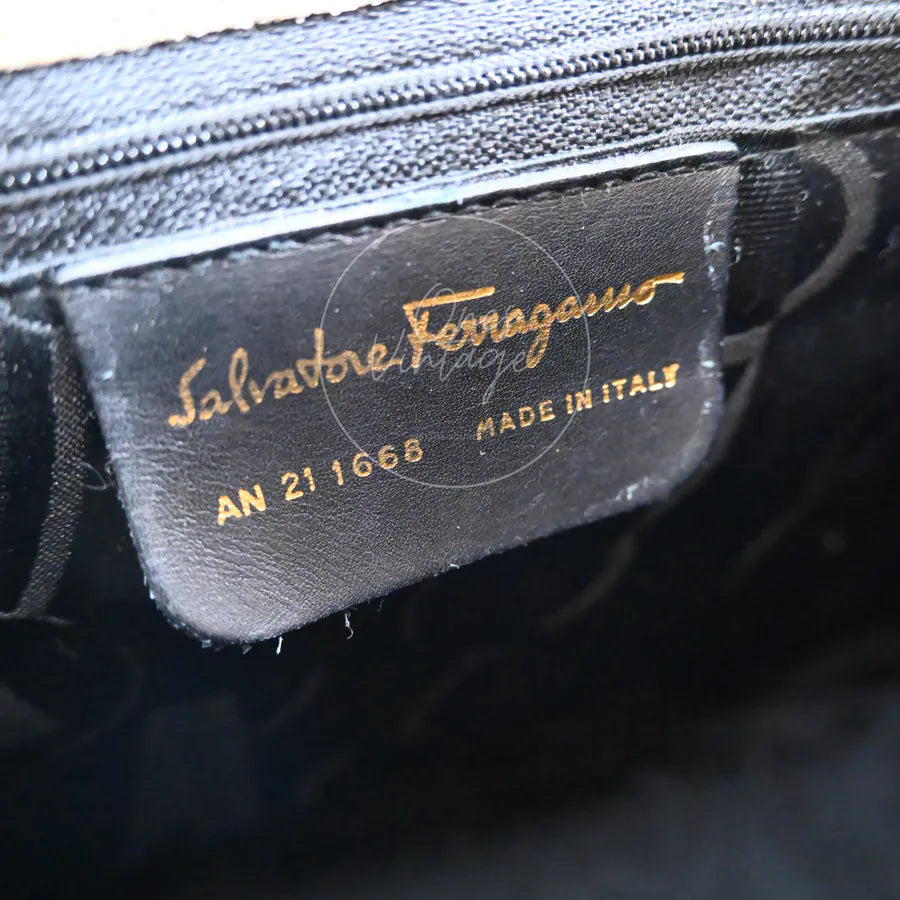 [Pre-owned] Salvatore Ferragamo Vintage Studded Top Handle Bag Beige