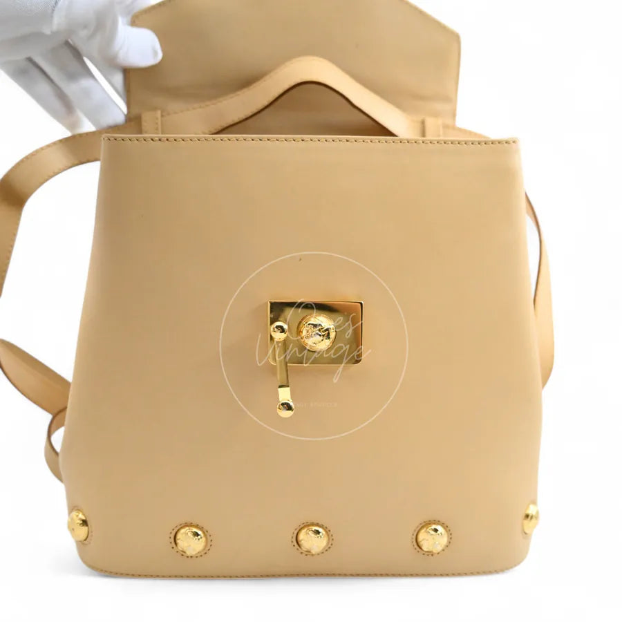 [Pre-owned] Salvatore Ferragamo Vintage Studded Top Handle Bag Beige