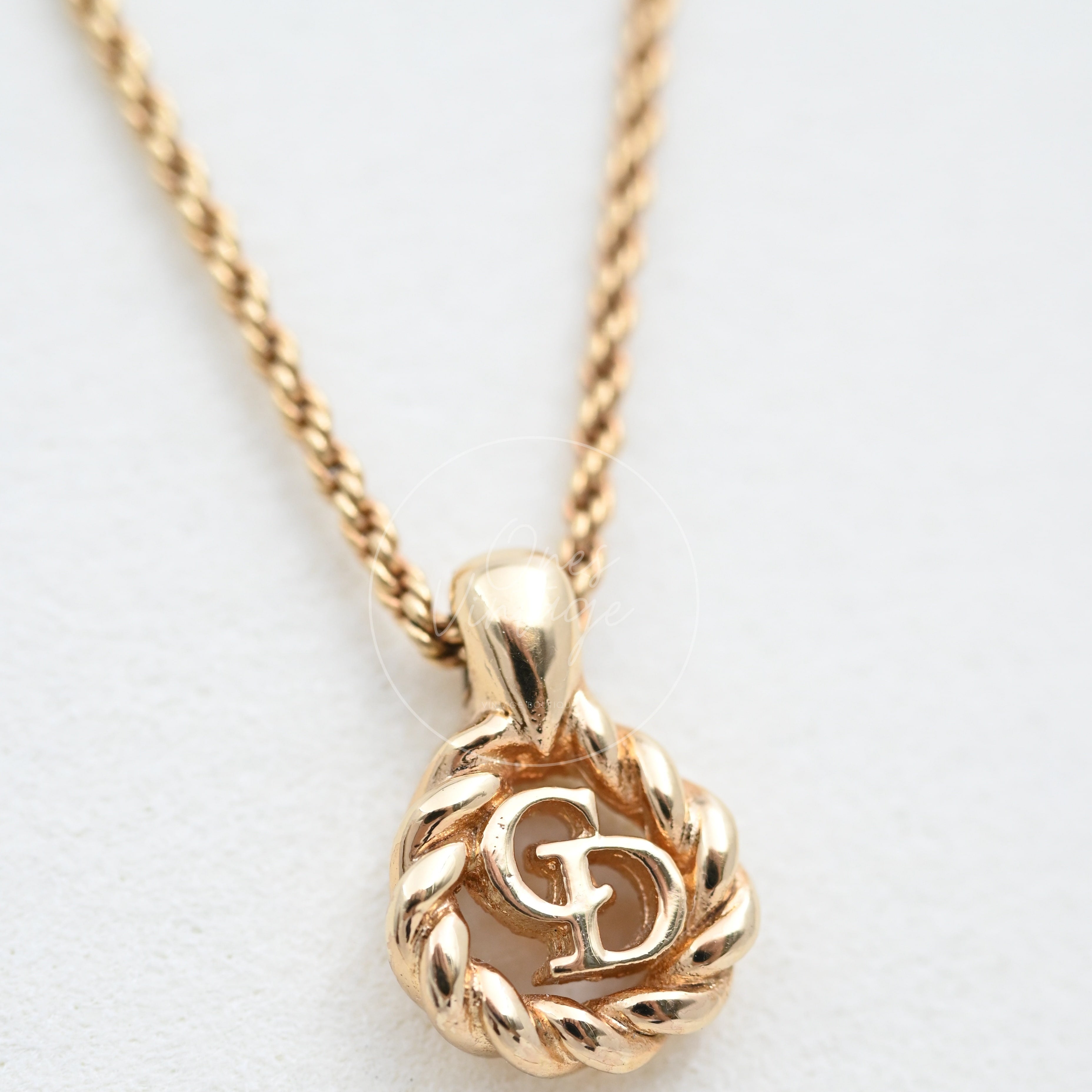 [Pre-owned] Dior Gold CD Logo Drop Shape Pendent Necklace