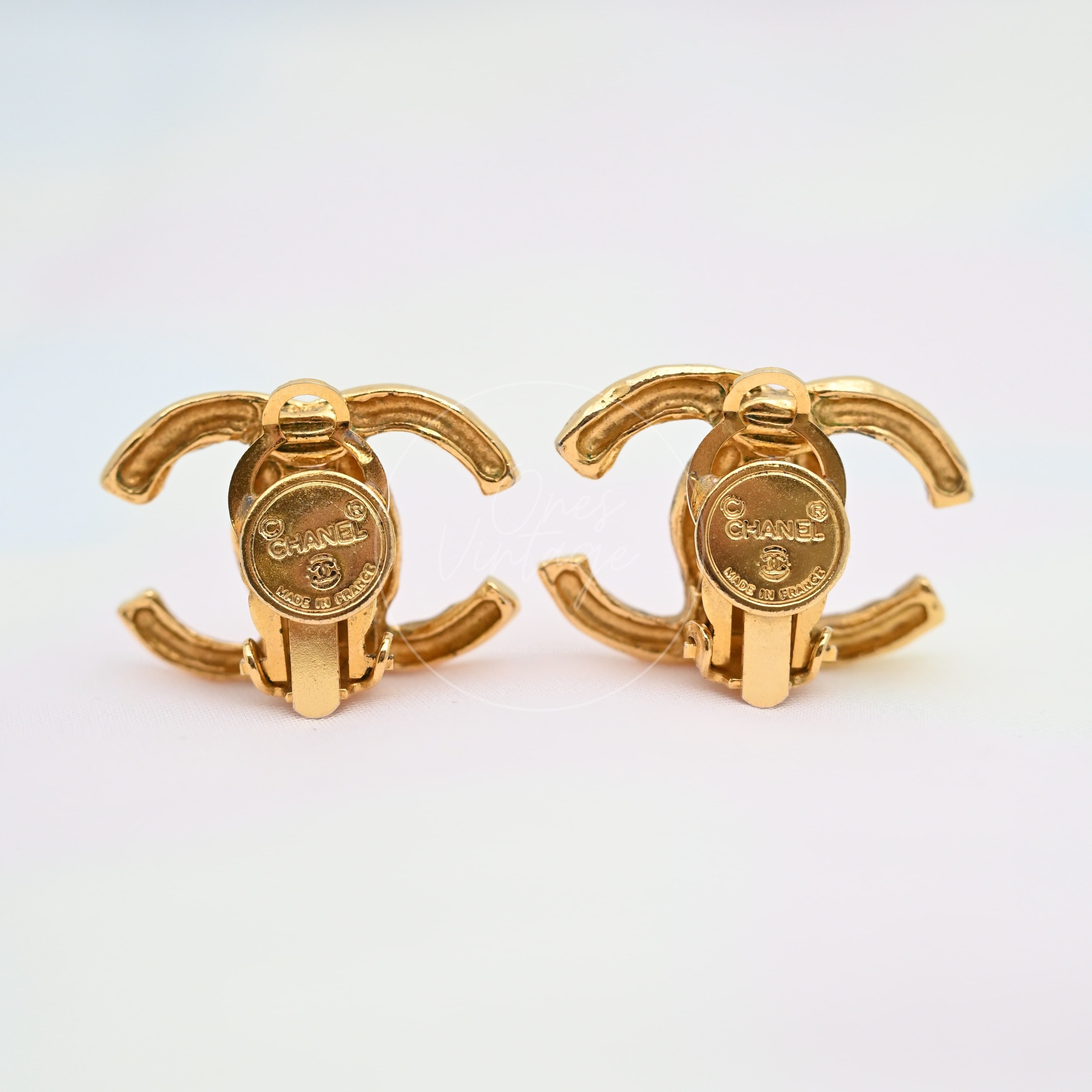 [Pre-owned] Chanel CC Vintage Earclips