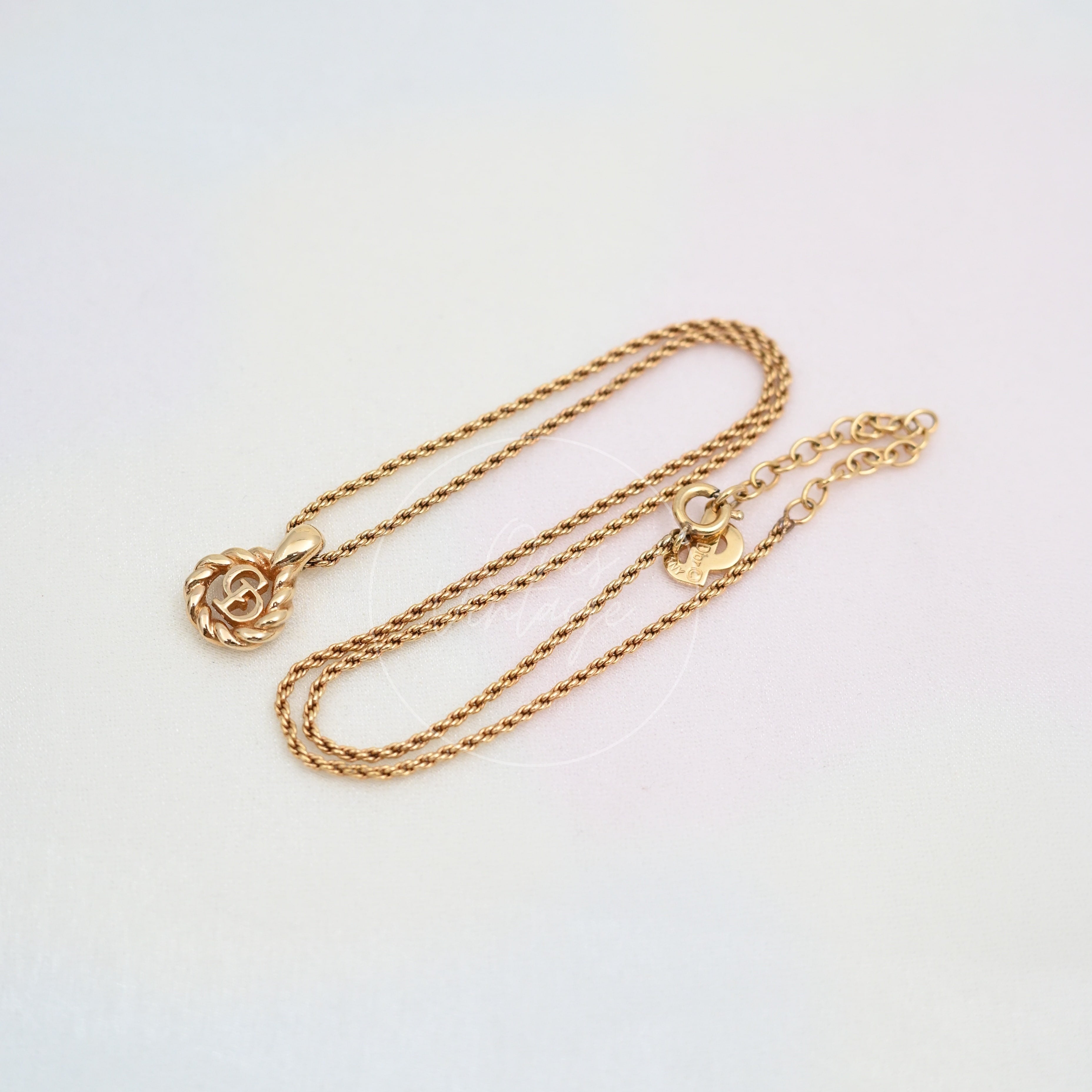 [Pre-owned] Dior Gold CD Logo Drop Shape Pendent Necklace