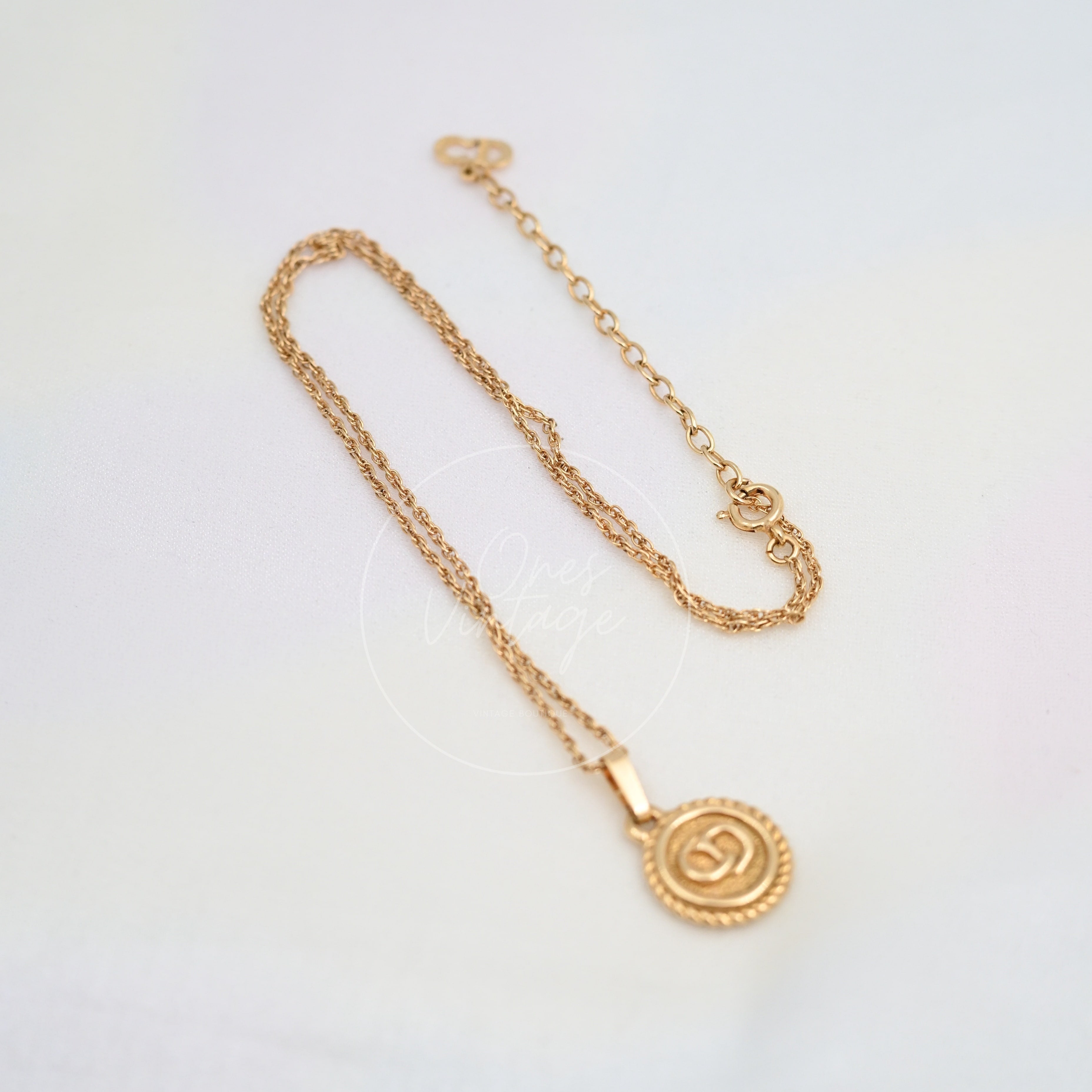 [Pre-owned] Dior Vintage Circle CD Logo Gold Necklace