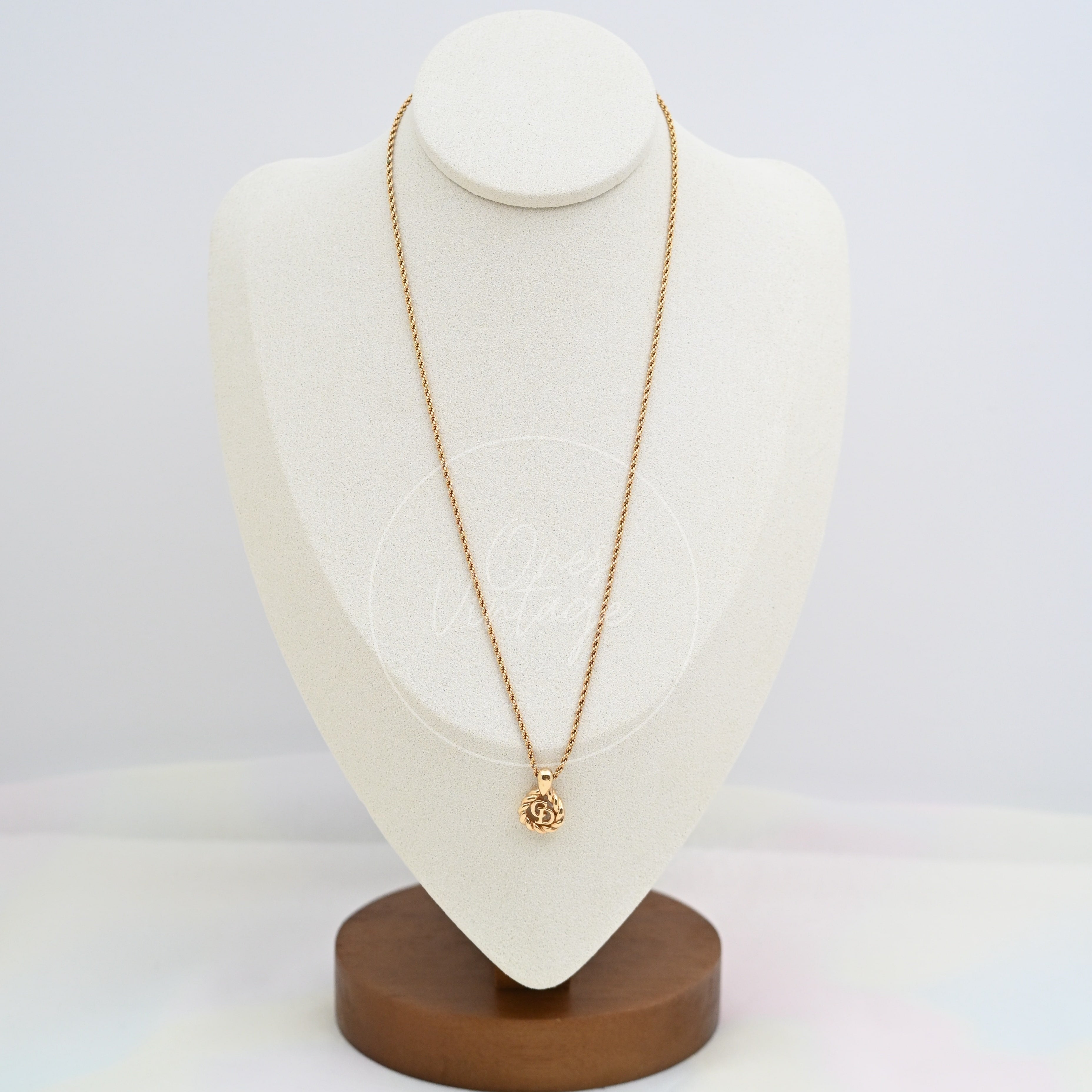 [Pre-owned] Dior Gold CD Logo Drop Shape Pendent Necklace