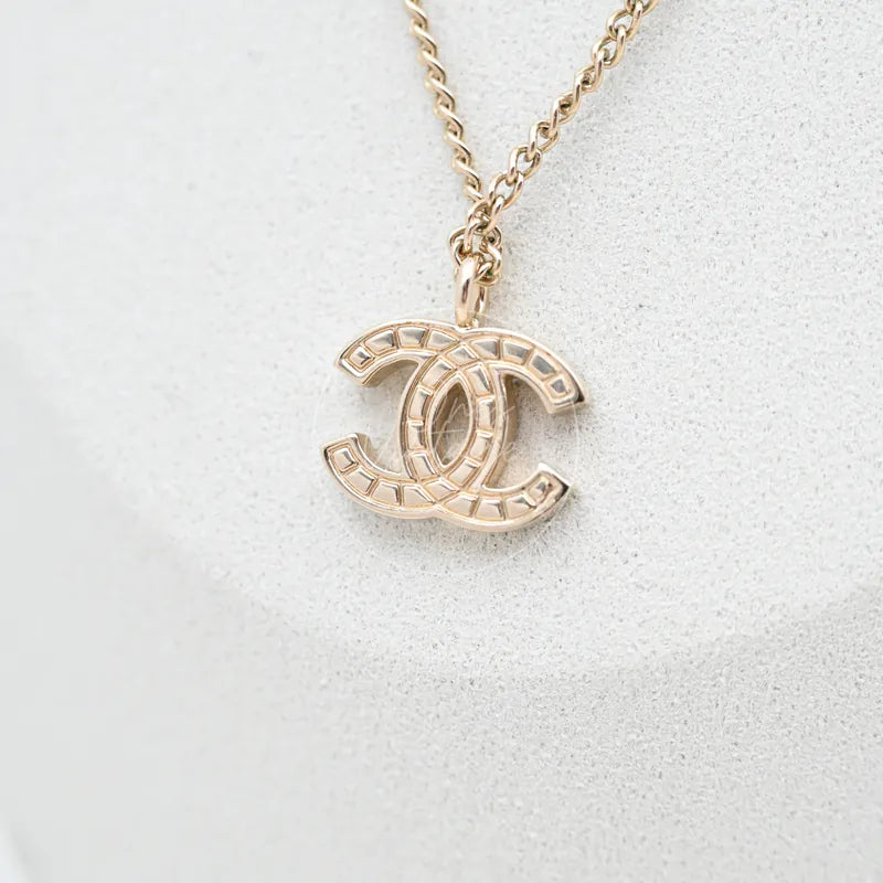 [Pre-owned] Chanel CC Clip-on Gold Necklace