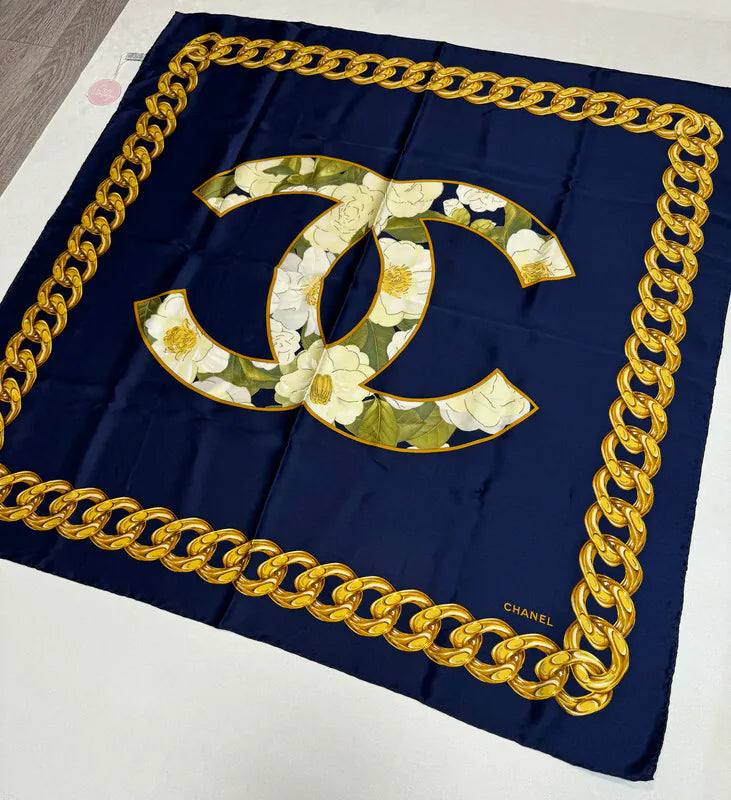 [Pre-owned] Chanel Scarf 山茶花CC Logo