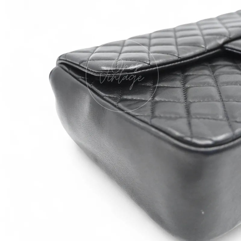 [Pre-owned] Chanel Westminster Pearl Black Lambskin Medium Classic Flap Bag With Pearl Chain