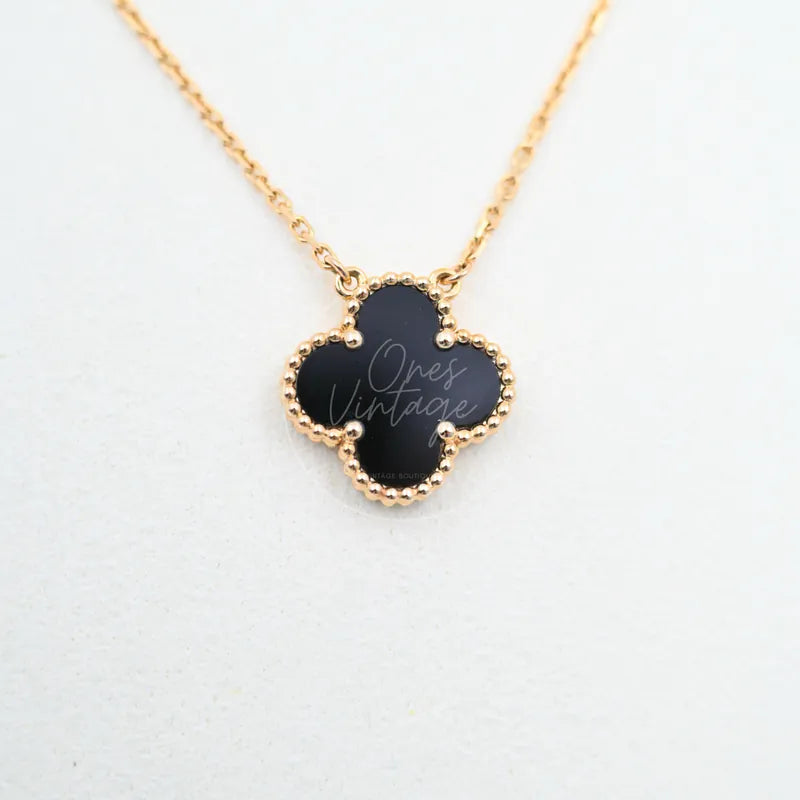 [Pre-owned] Van Cleef & Arpels Vintage Alhambra Necklace 18K Yellow Gold Onyx VCARA45800