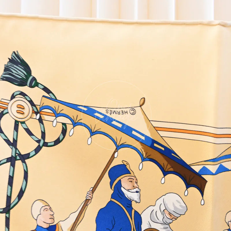 [Pre-owned] Hermes Beige & Multicolor Silk Scarf