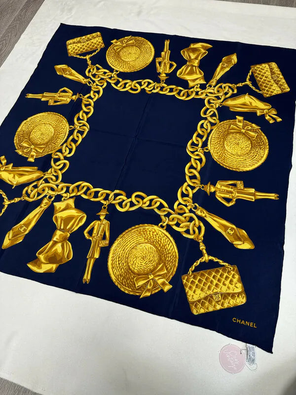 [Pre-owned] Chanel Scarf 金吊墜鍊條