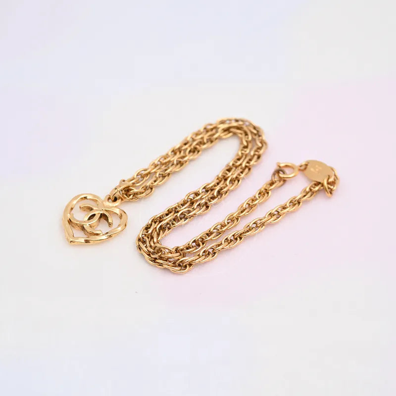 [Pre-owned] Chanel Heart Shape CC Mark Pendant Gold Necklace
