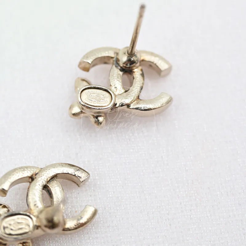 [Brand New] Chanel CC Pearl Lucky Clover Gold Earrings
