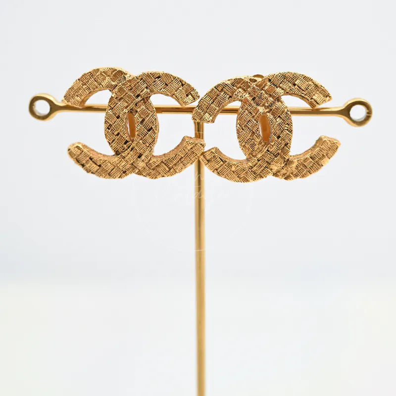 [Pre-owned] Chanel Vintage Tweed CC Mark Earrings