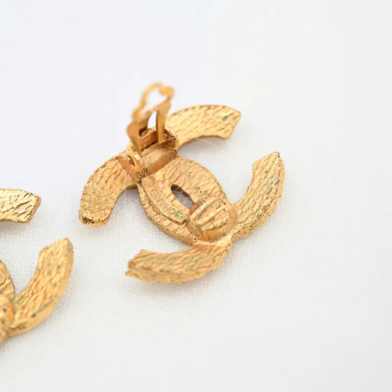 [Pre-owned] Chanel Vintage Tweed CC Mark Earrings