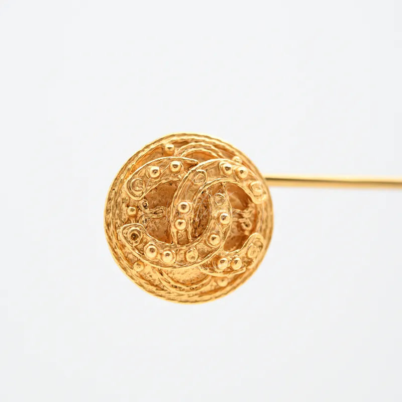 [Pre-owned] Chanel Vintage Gold CC Filigree Round Clip-On Earrings