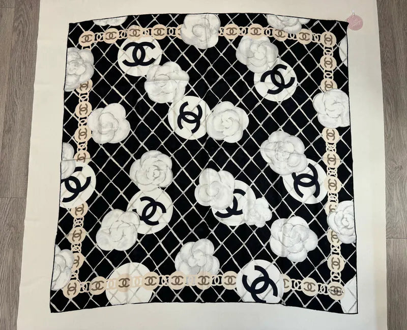 [Pre-owned] Chanel Silk Scarf