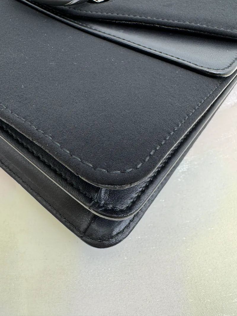 [Pre-owned] Celine Vintage Gancini Double Flap Bag Black Calfskin and Fabric 雙子星