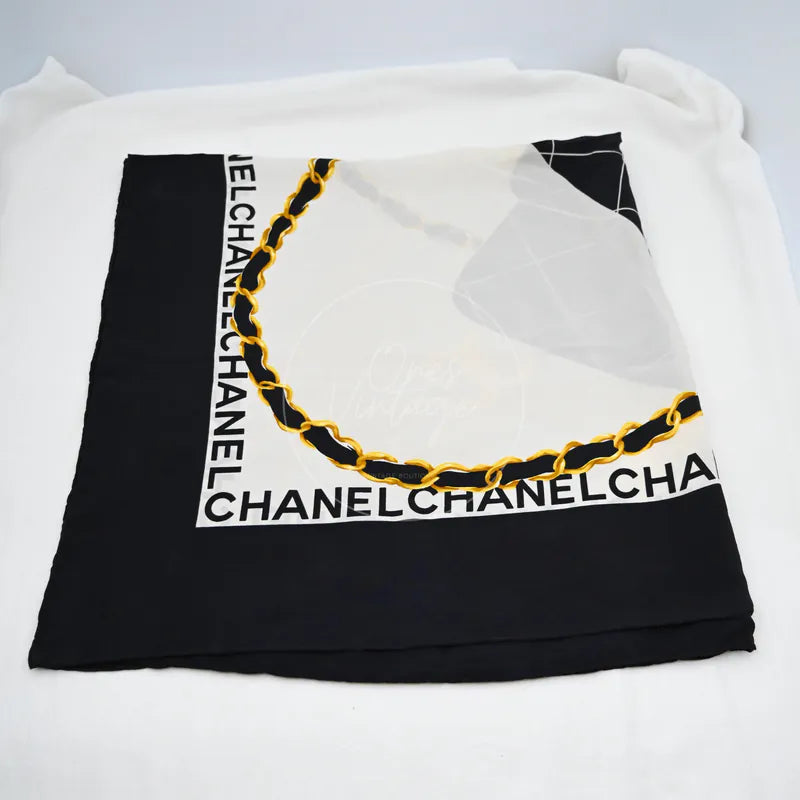 [Pre-owned] Chanel Silk CC Square Scarf