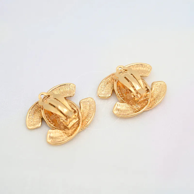 [Pre-owned] Chanel Vintage CC Earrings Clip-On Gold (Large)