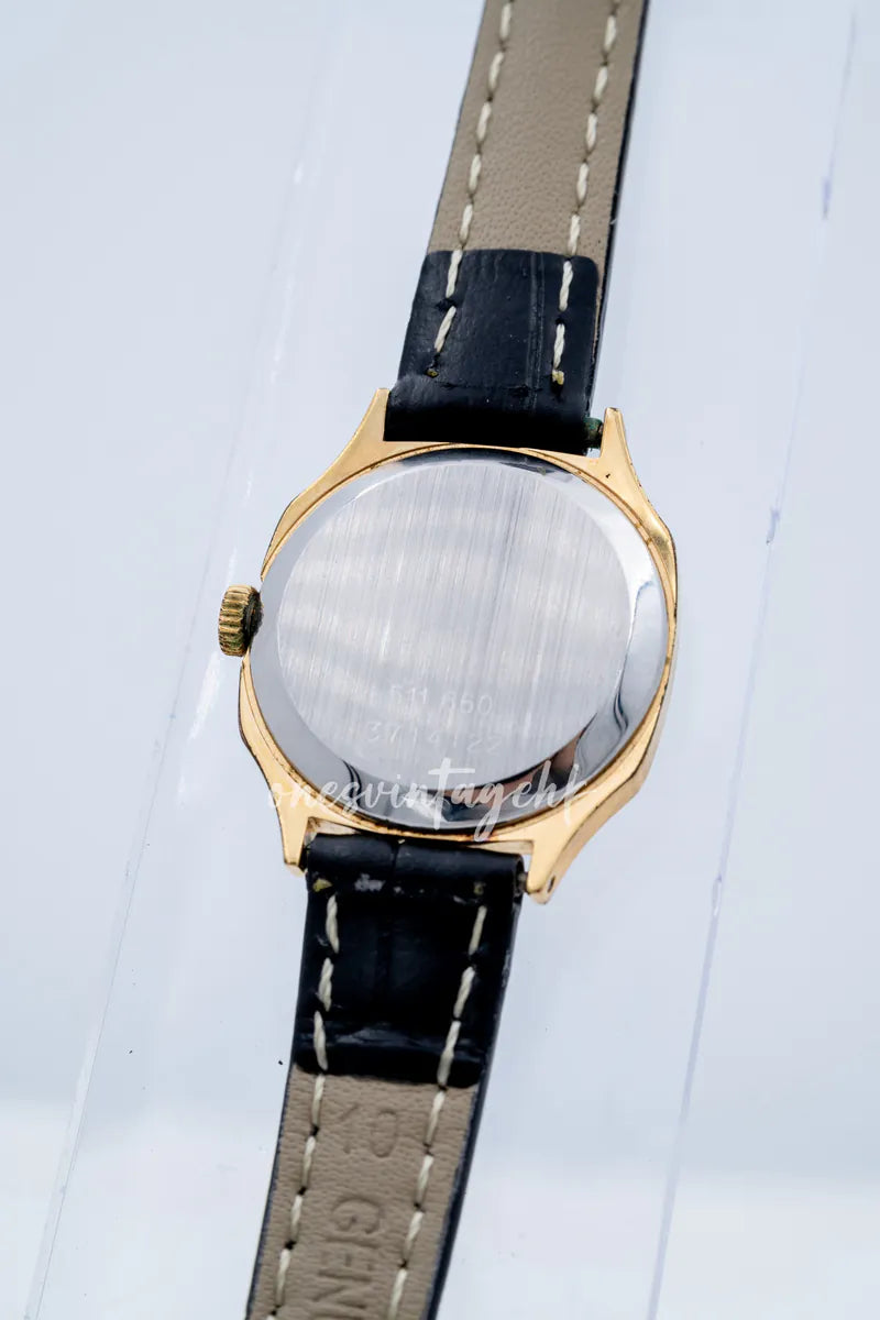 [Pre-owned] Universal Geneve Watch