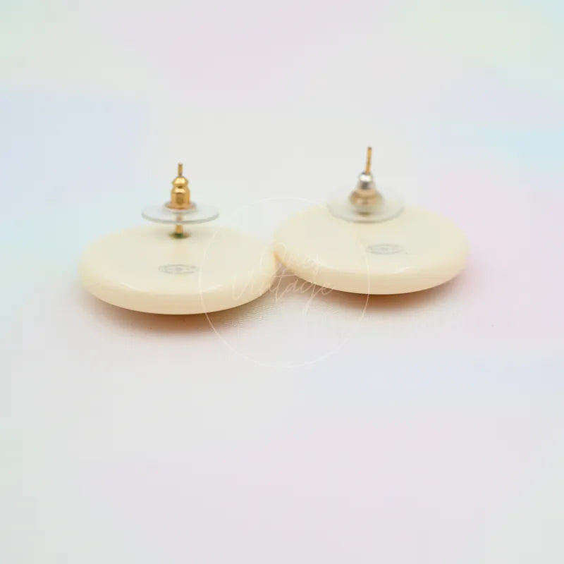 [Pre-owned] Chanel White Gold Plated Stud Fashion Earrings