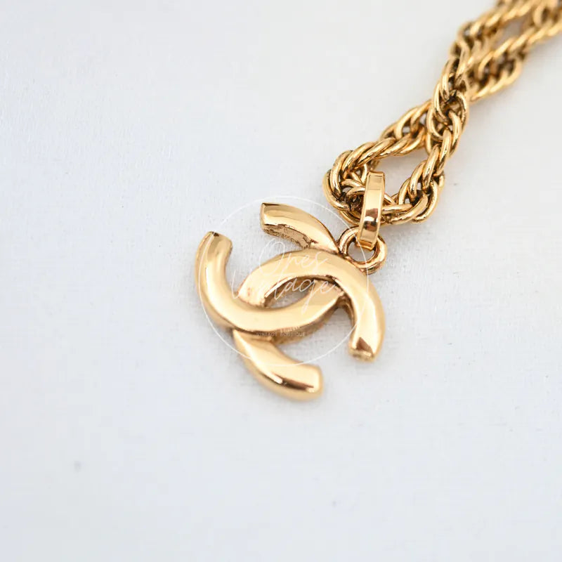 [Pre-owned] Chanel CC Gold Pendant Necklace