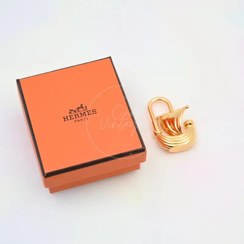 [Pre-owned] Hermes L'Air De Paris Yacht Cadena Charm