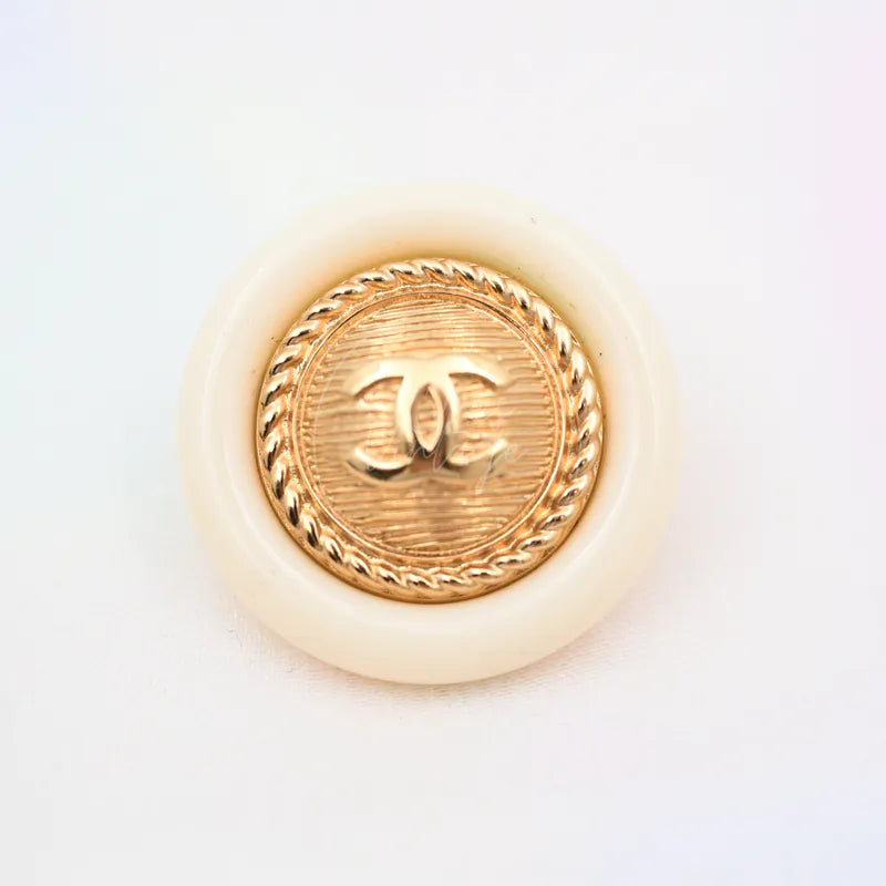[Pre-owned] Chanel White Gold Plated Stud Fashion Earrings