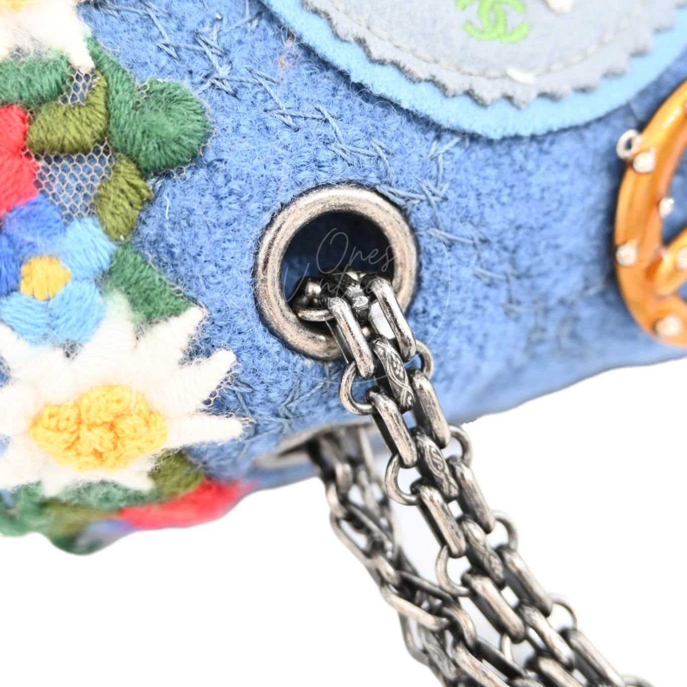 [Pre-owned] Chanel Blue Fabric Paris-Salzburg Crest Austrian Embroidered Flap Bag
