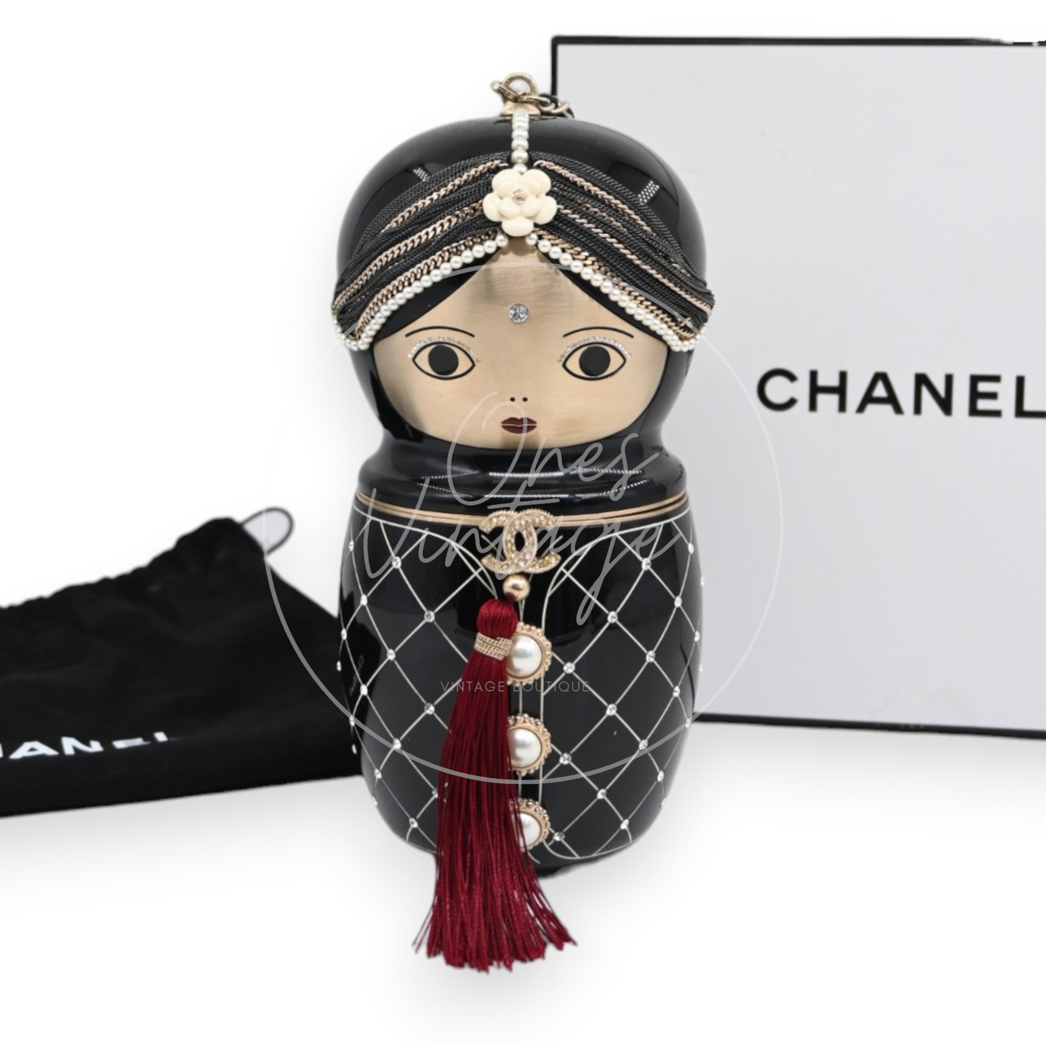 [Pre-owned] Chanel Paris-Bombay Métiers d'Art Matryoshka Doll Minaudière Black Resin GHW