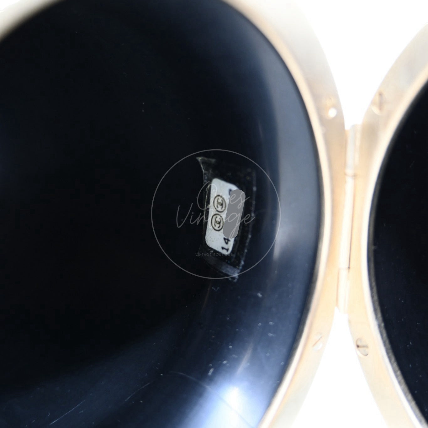[Pre-owned] Chanel Paris-Bombay Métiers d'Art Matryoshka Doll Minaudière Black Resin GHW