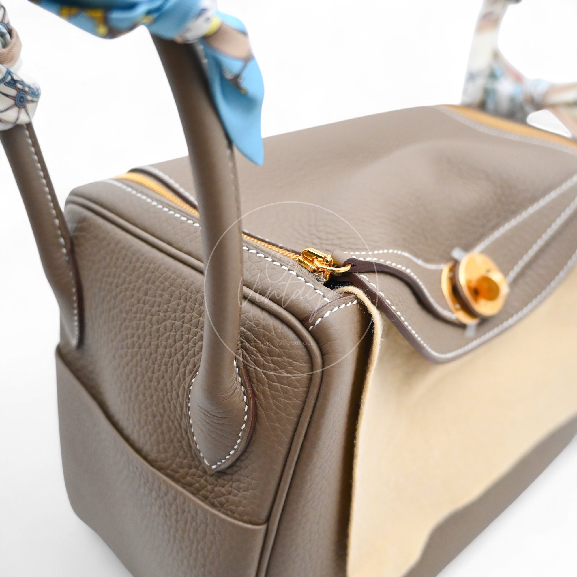 [Brand New] Hermes Lindy 26 Etoupe Clemence GHW Stamp W