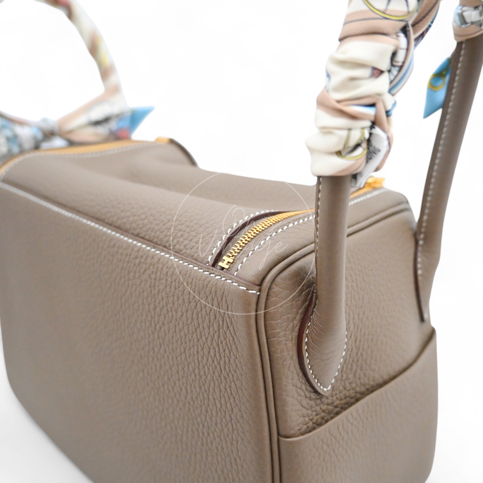 [Brand New] Hermes Lindy 26 Etoupe Clemence GHW Stamp W